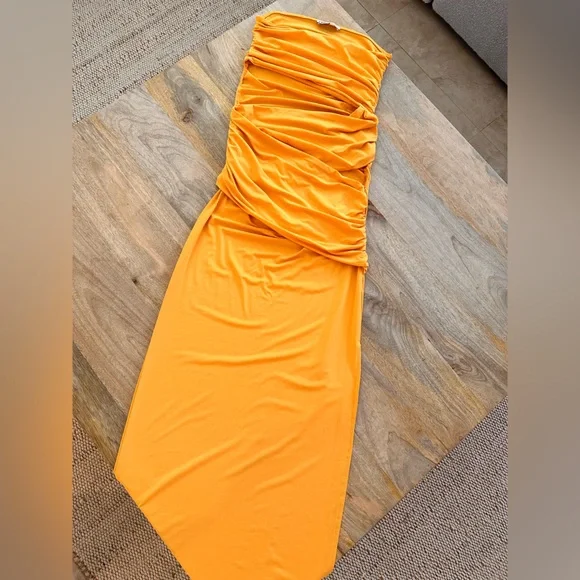 Zara Strapless Dress in Mustard Yellow - Picture 4 of 4